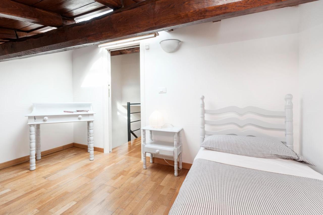 Charming Patio House In San Lorenzo Appartement